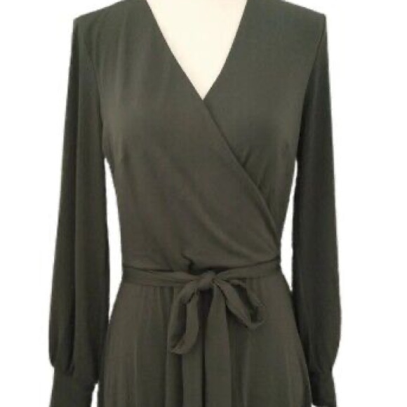 Green dress by H&M - Picture 5 of 7